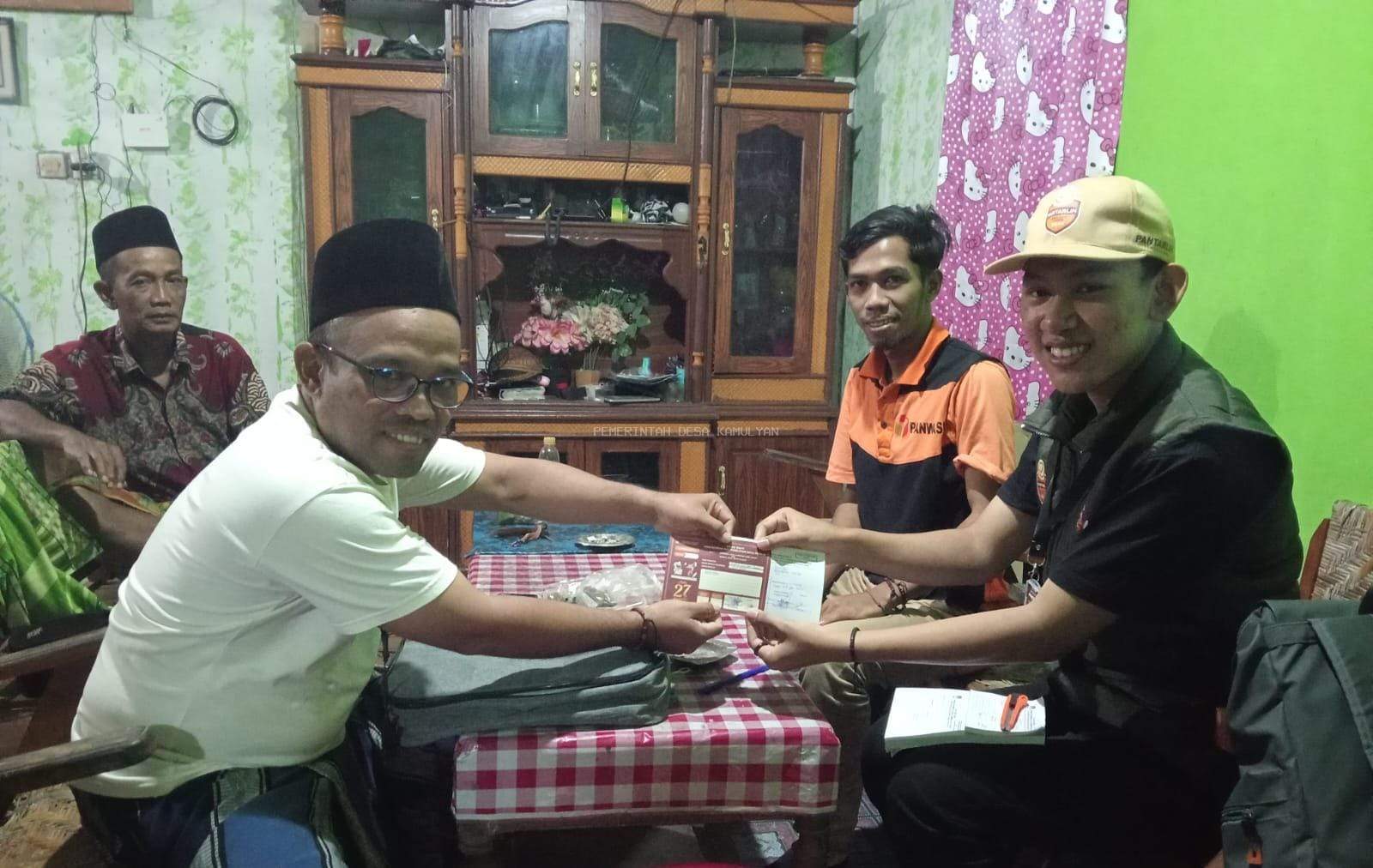 PENUH SEMANGAT PKD LAKUKAN PEWANGAWASAN COKLIT PANTARLIH DI KEDIAMAN SEKRETARIS DESA KAMULYAN 