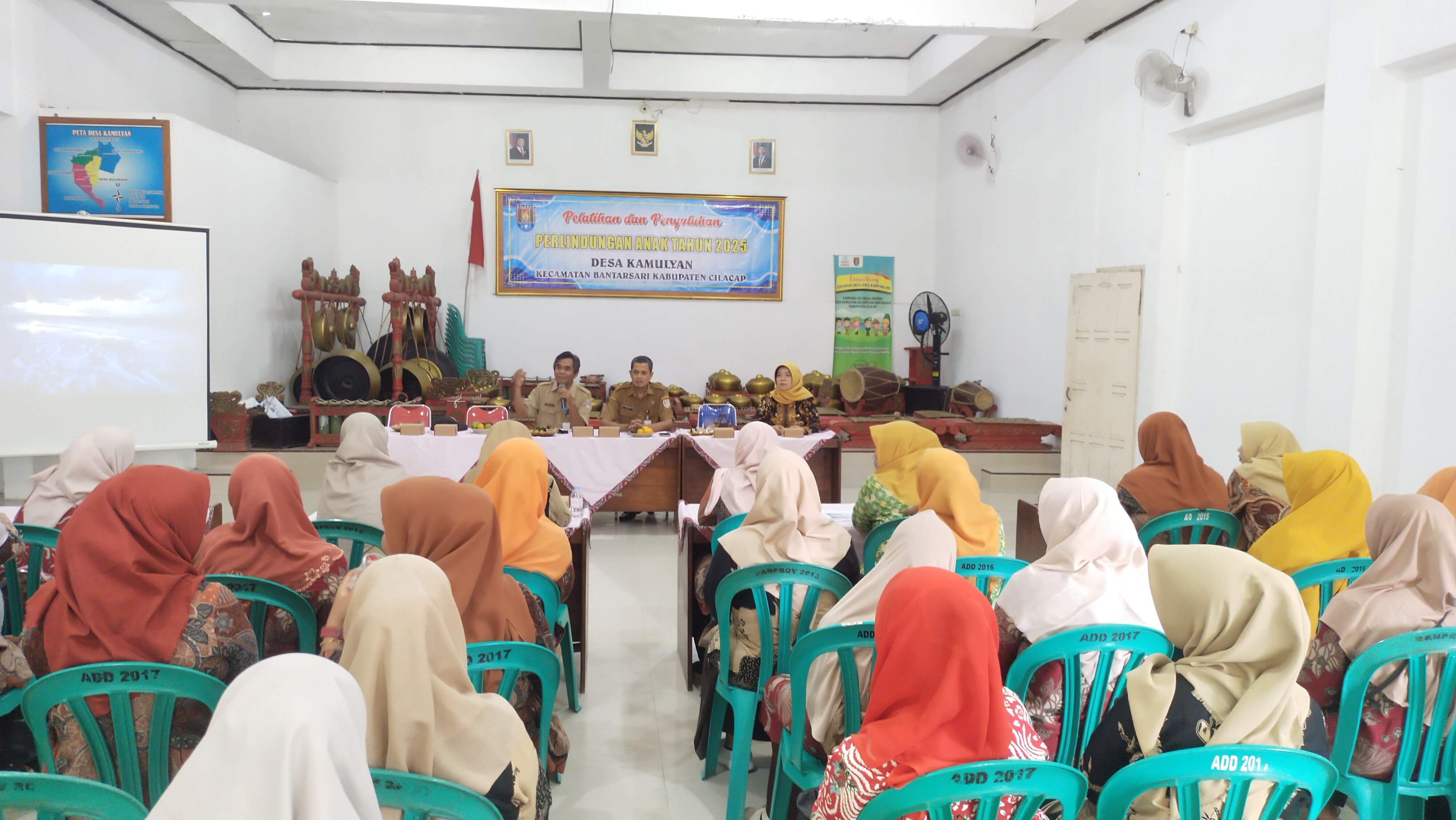 PELATIHAN DAN PENYULUHAN PERLINDUNGAN PERLINDUNGAN ANAK TAHUN 2025 DESA KAMULYAN