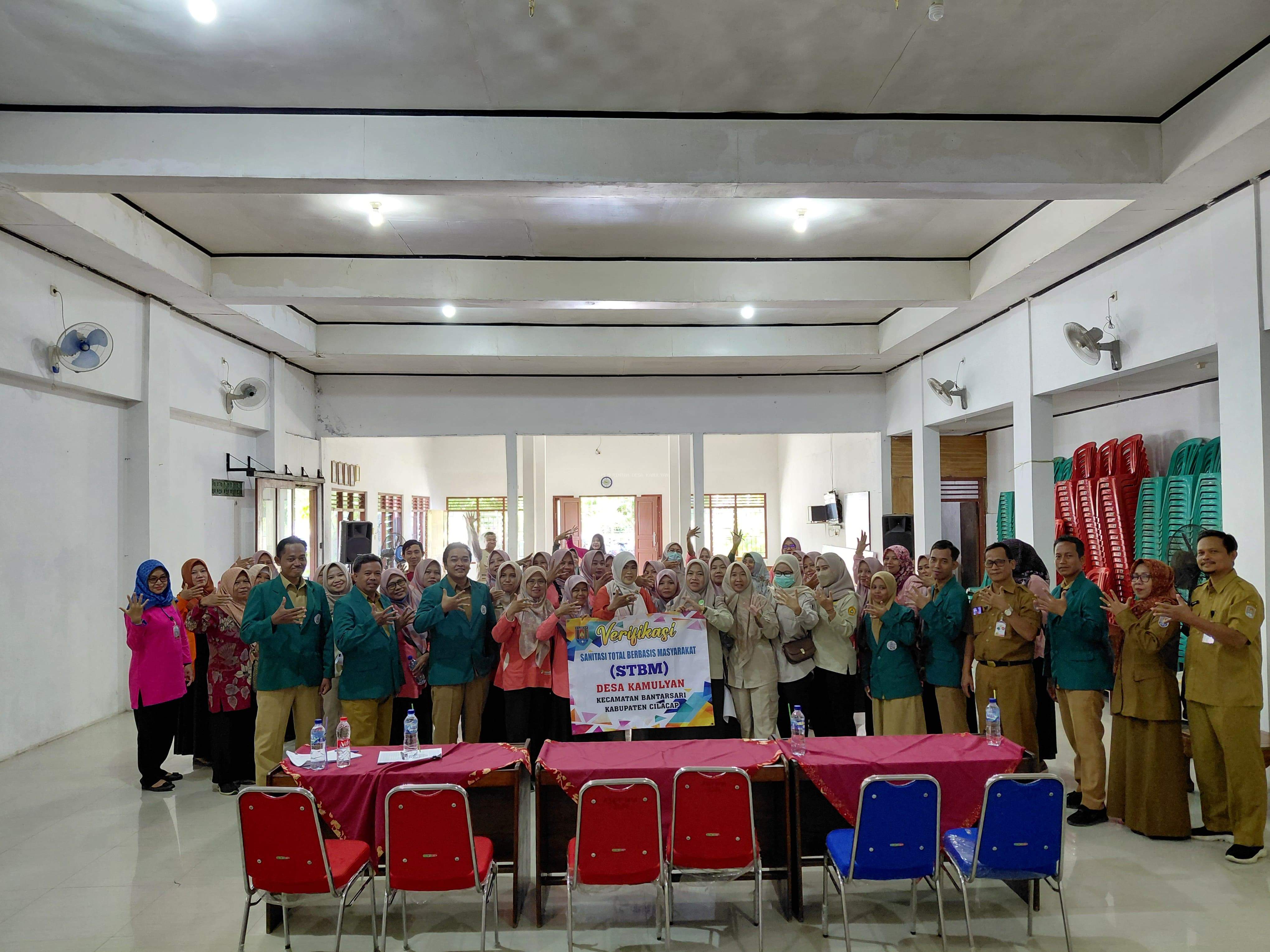 Pelaksanaan kegiatan stbm di Desa Kamulyan Kecamatan Bantarsari 