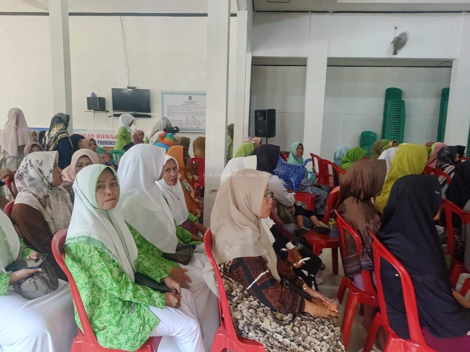 Santunan yatim piatu dan dhuafa dalam rangka memperingati 10 Muharam 1458 H tingkat Desa Kamulyan 